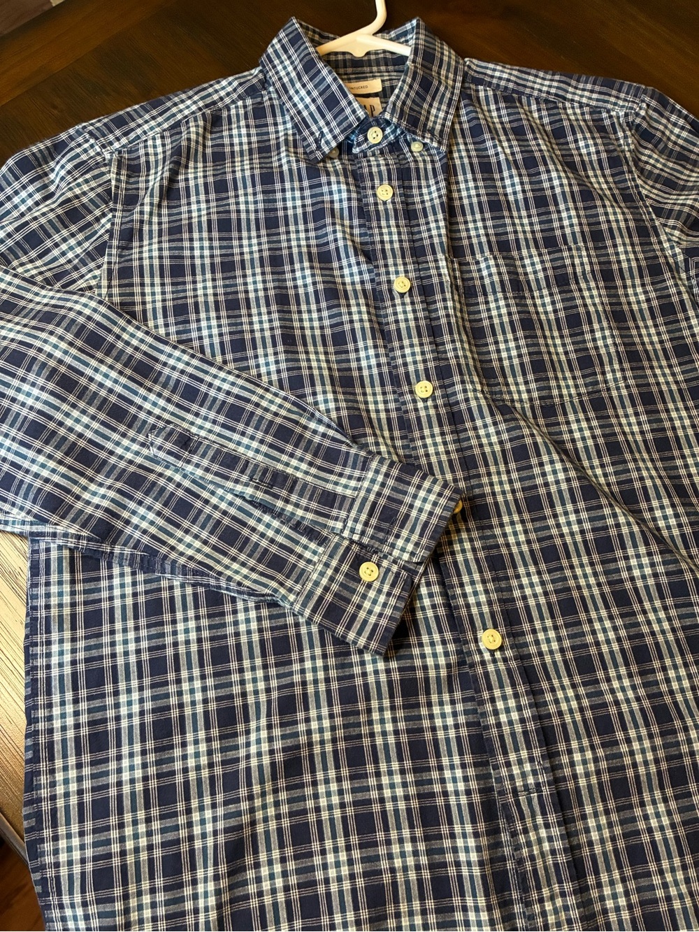 Gap untucked Men’s Navy Blue Plaid Button-Down Shirt